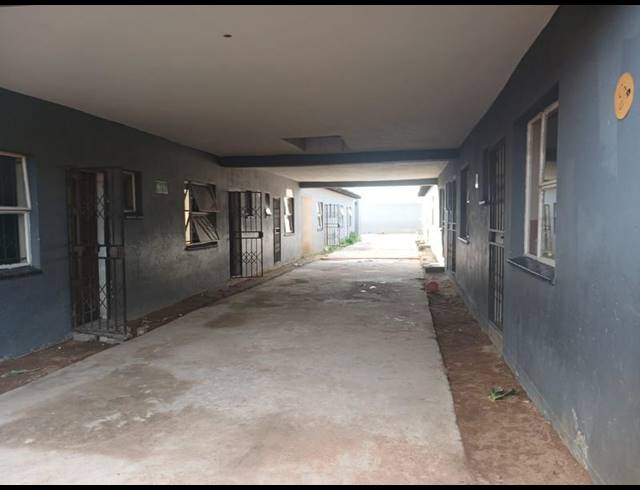 13 BEDROOM HOUSE FOR SALE IN TEMBISA